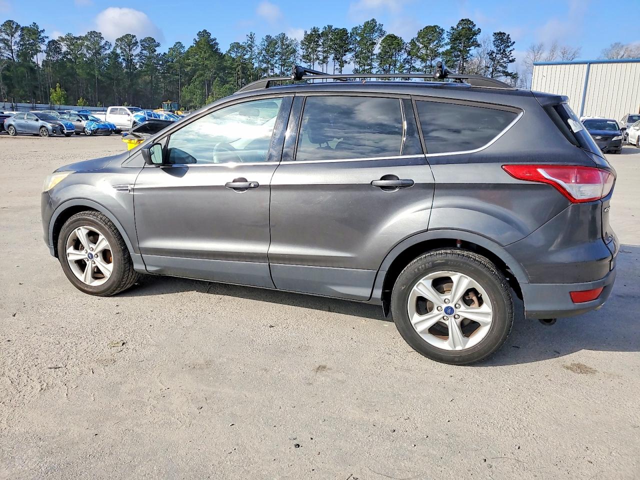 2015 FORD ESCAPE SE photo 2