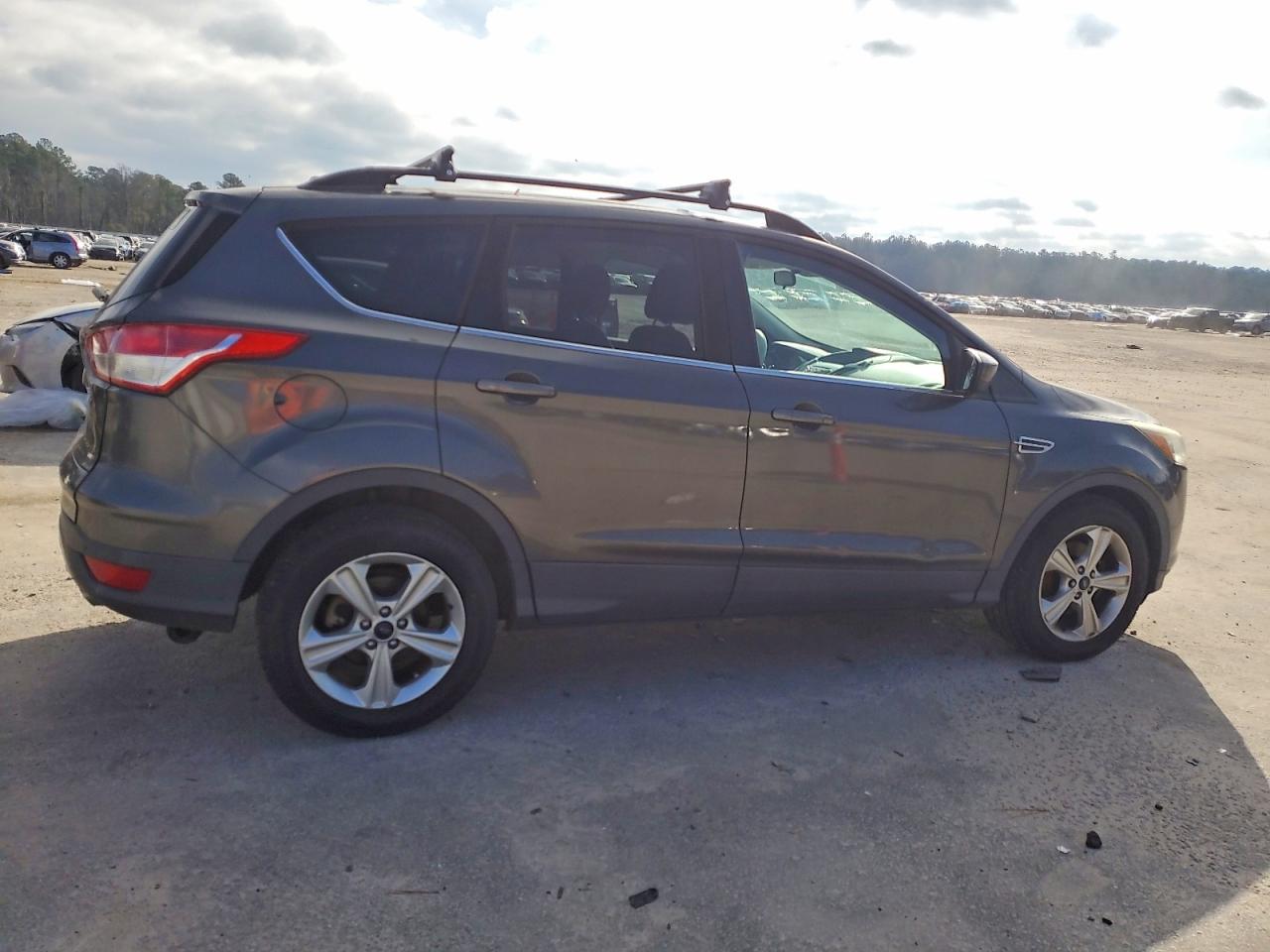 2015 FORD ESCAPE SE photo 3