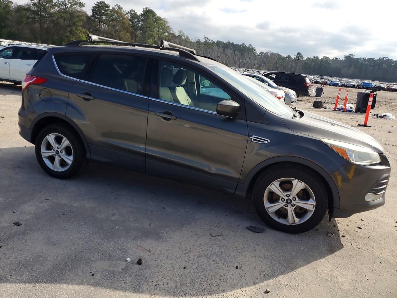 2015 FORD ESCAPE SE photo 4
