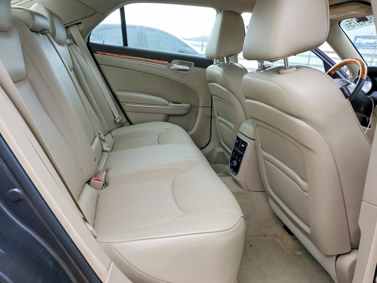 2013 CHRYSLER 300C photo 10