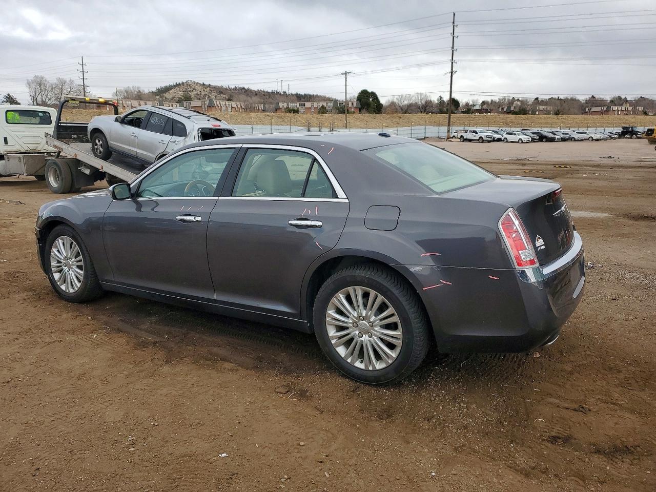 2013 CHRYSLER 300C photo 2
