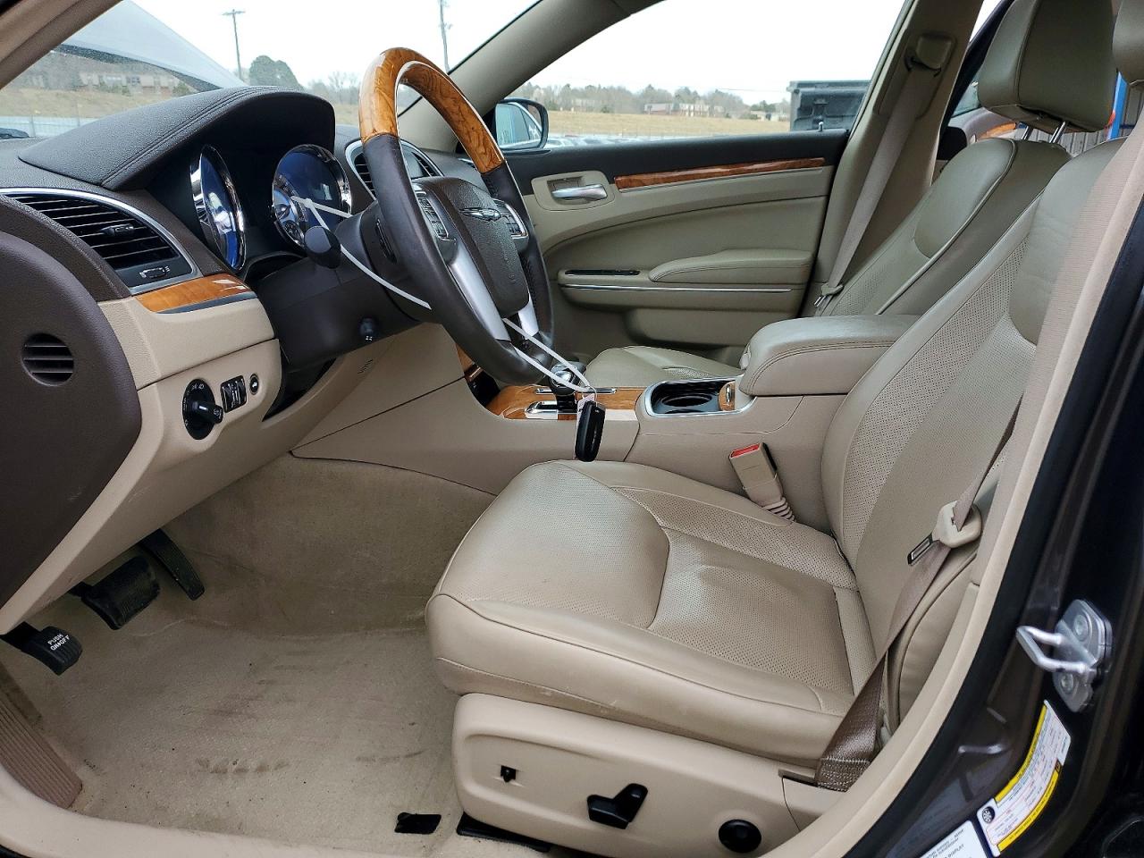 2013 CHRYSLER 300C photo 7