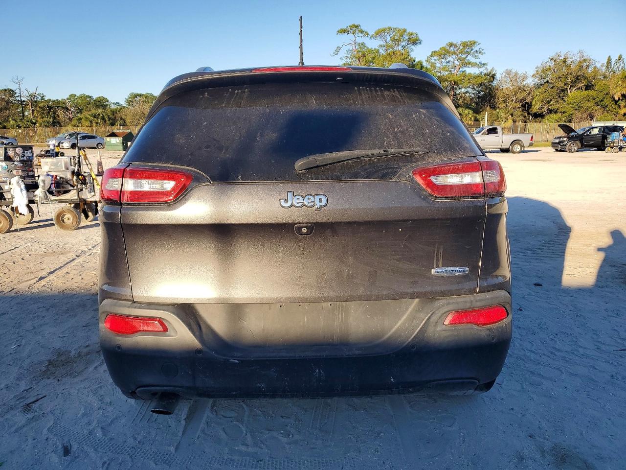 2015 JEEP CHEROKEE LATITUDE photo 6