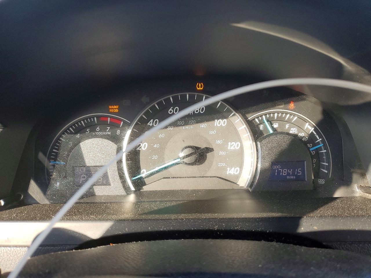 2015 TOYOTA CAMRY LE photo 17
