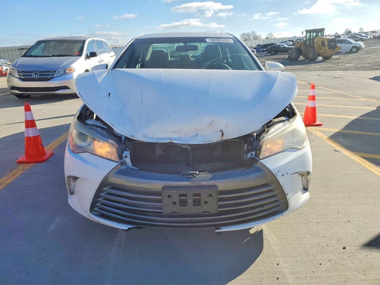 2015 TOYOTA CAMRY LE photo 9