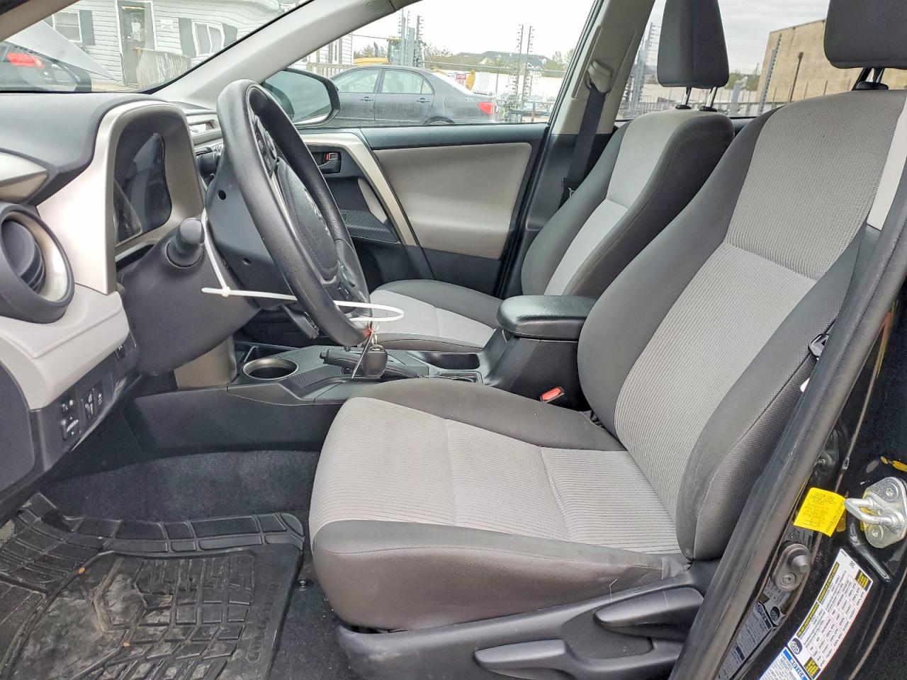 2015 TOYOTA RAV4 LE photo 7