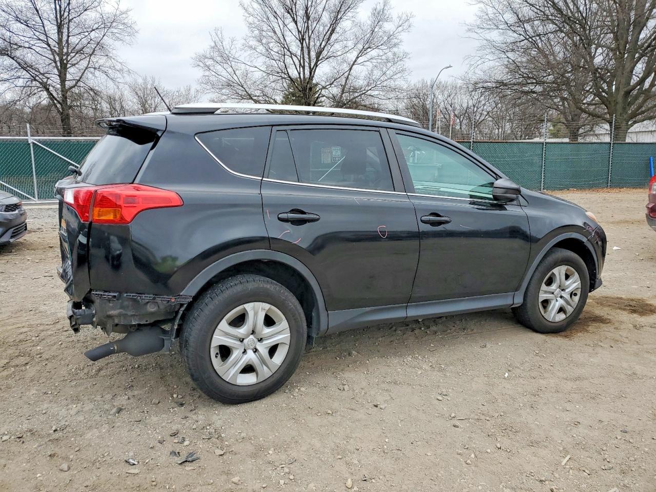 2015 TOYOTA RAV4 LE photo 3