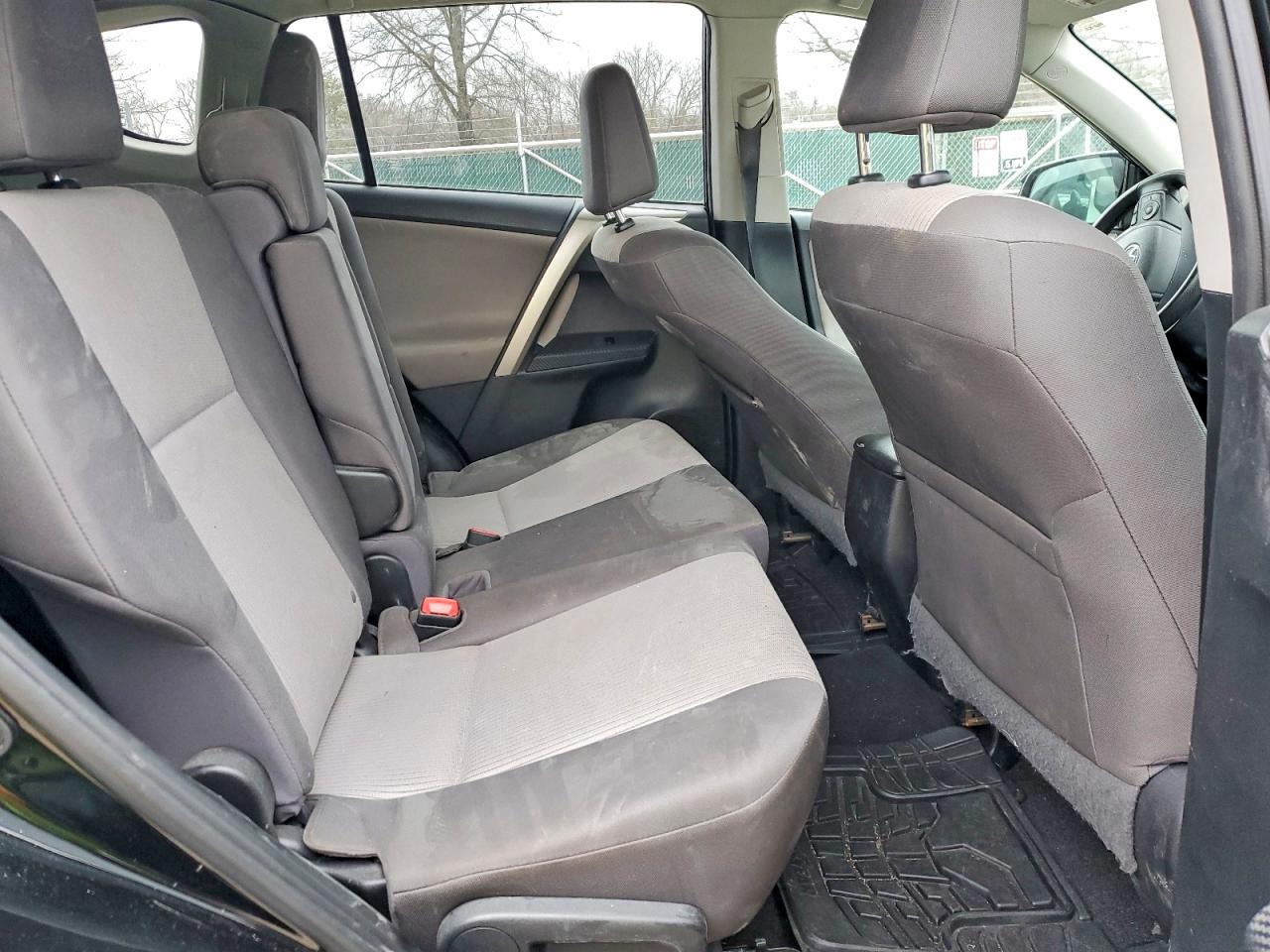 2015 TOYOTA RAV4 LE photo 10