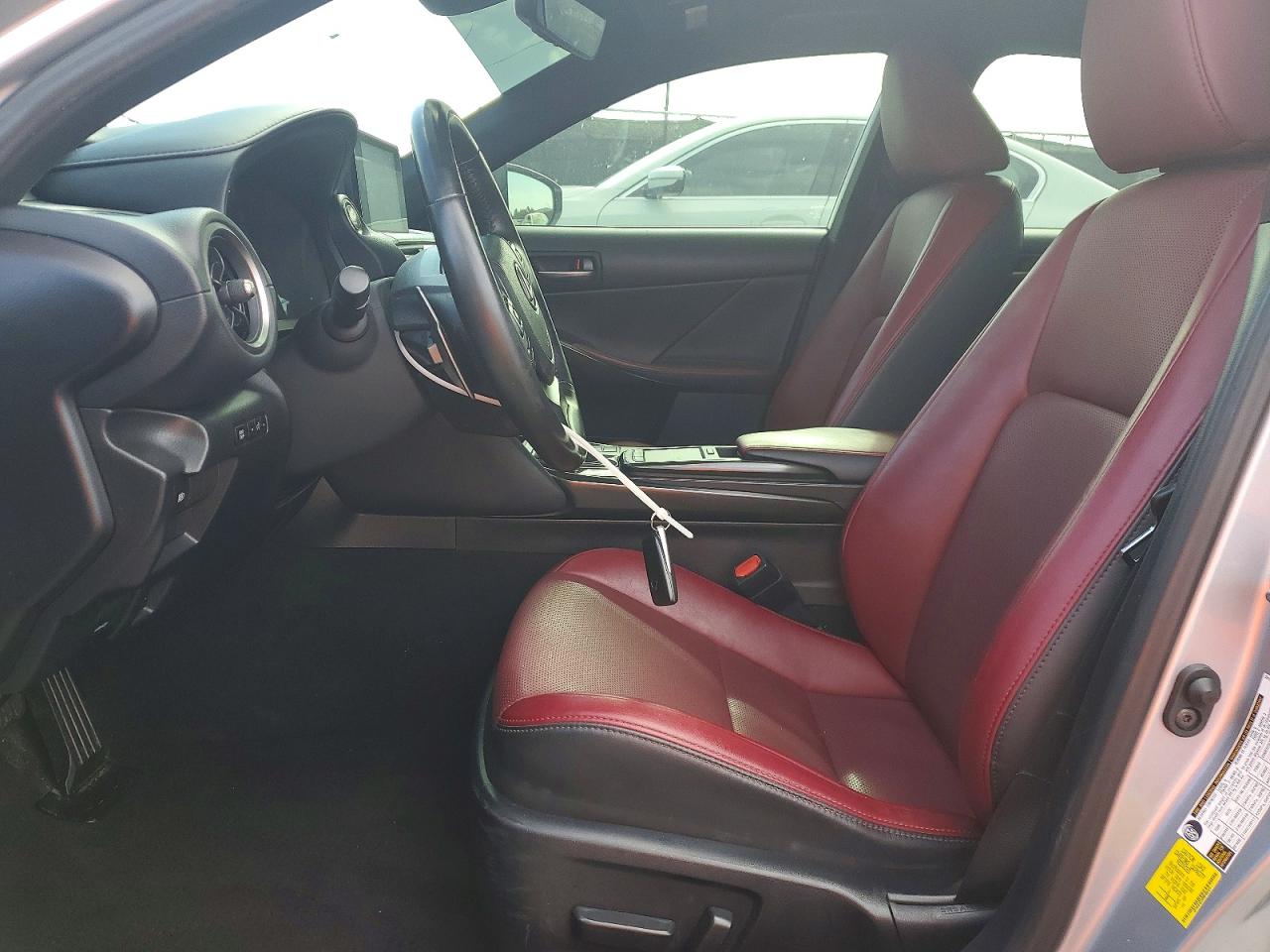 2021 LEXUS IS 300 photo 7