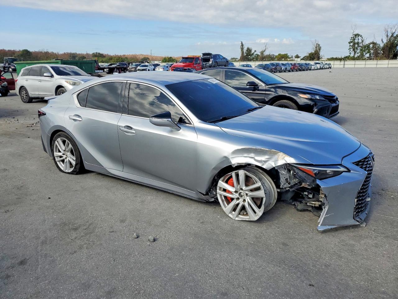 2021 LEXUS IS 300 photo 4