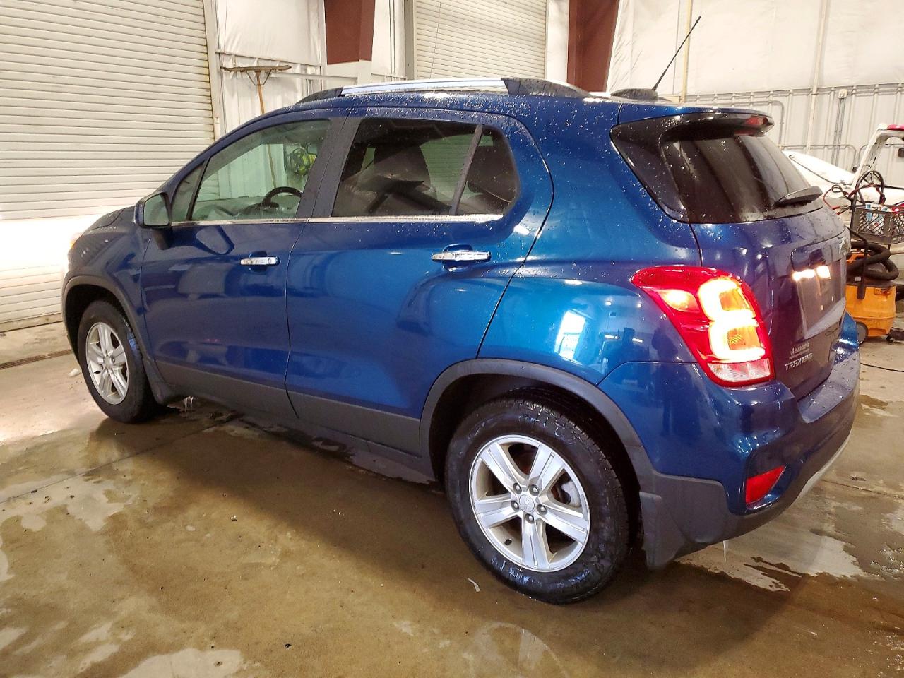 2020 CHEVROLET TRAX 1LT photo 2