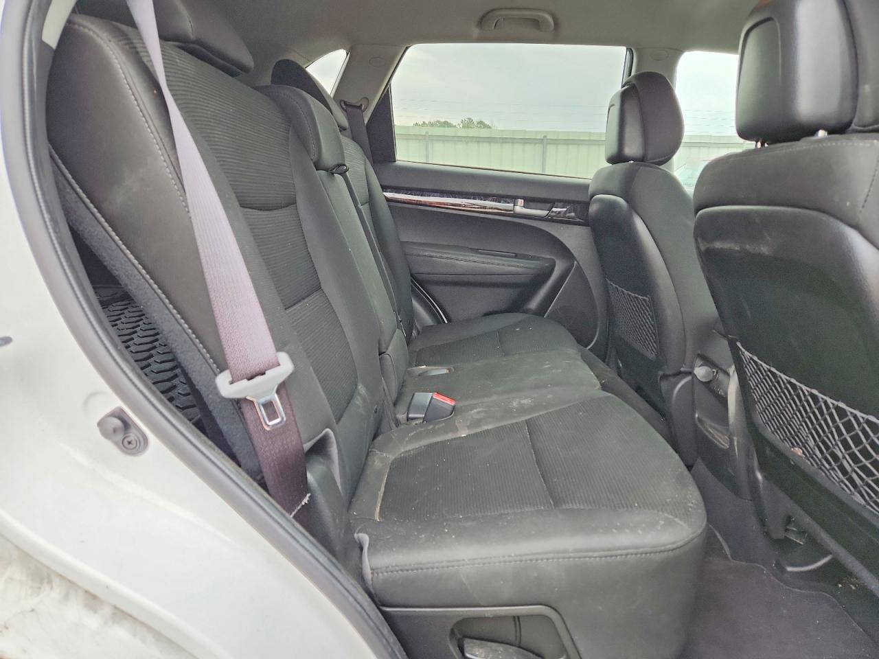 2014 KIA SORENTO LX photo 11