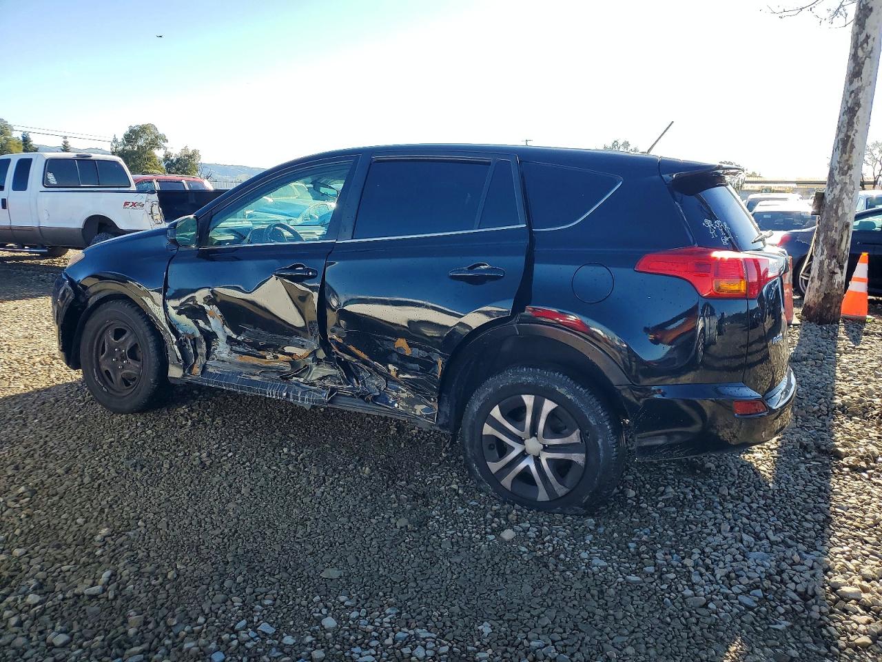 2013 TOYOTA RAV4 LE photo 2