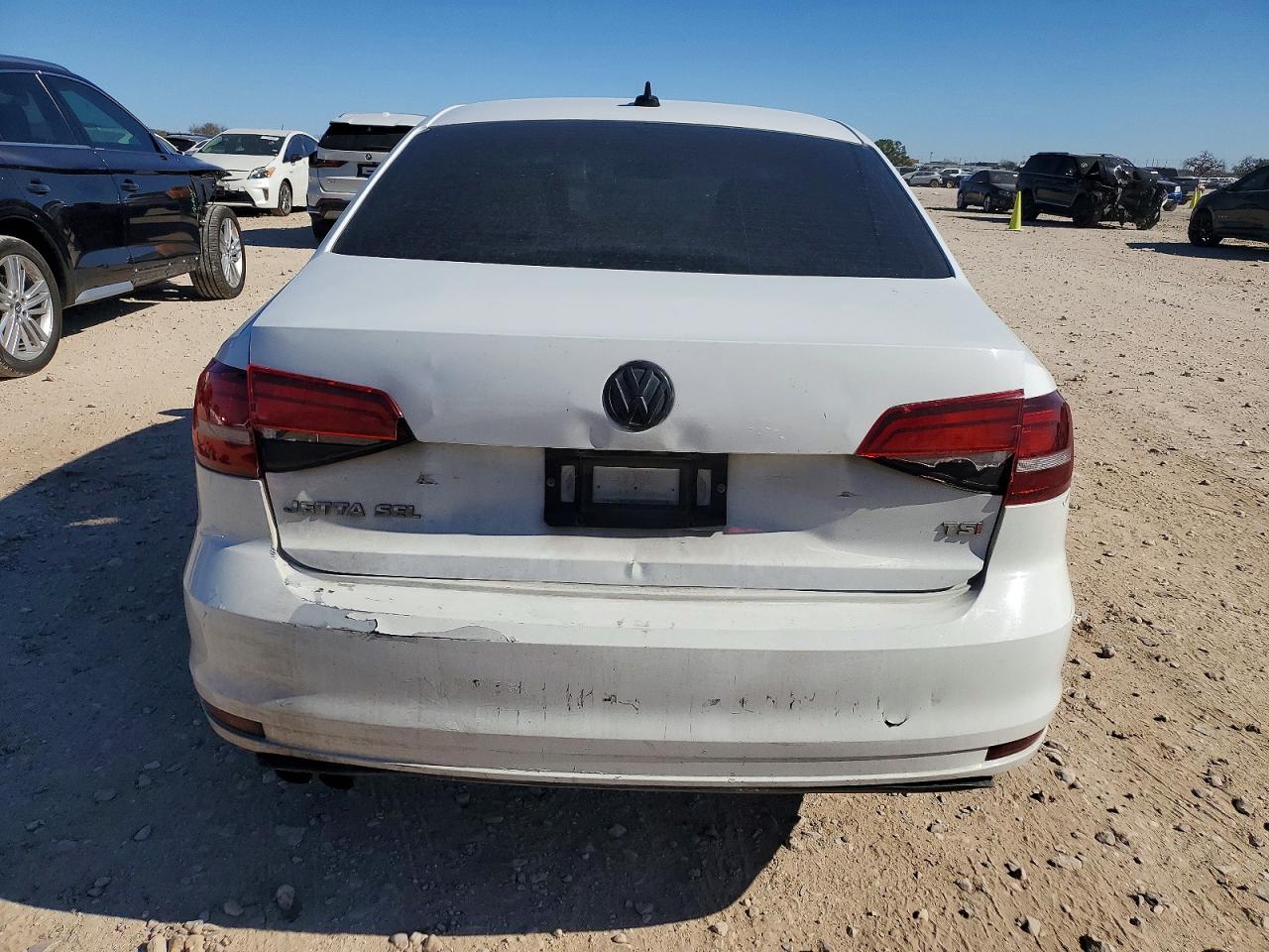 2016 VOLKSWAGEN JETTA SEL photo 6