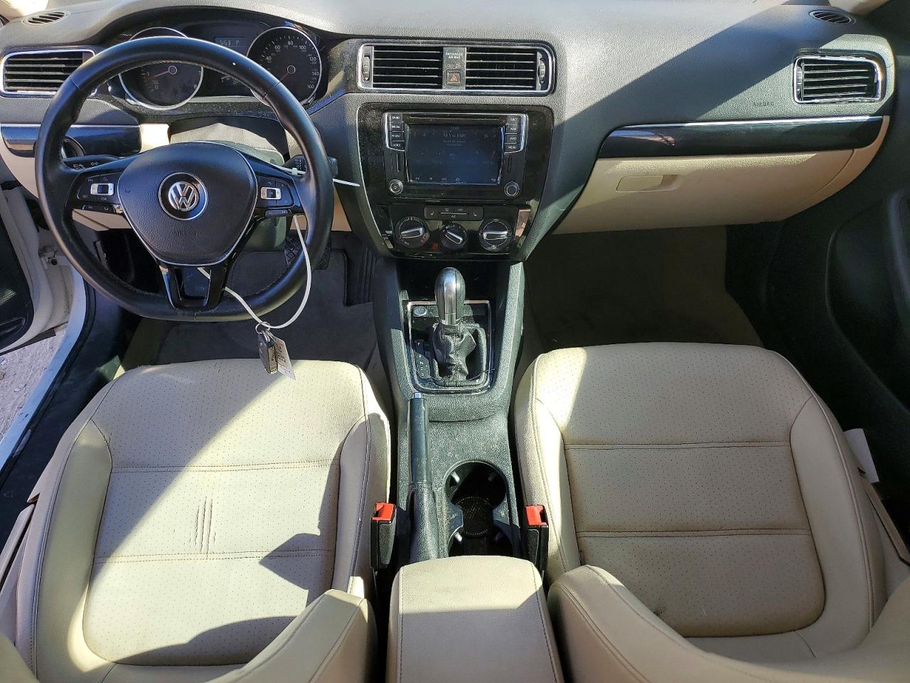 2016 VOLKSWAGEN JETTA SEL photo 8