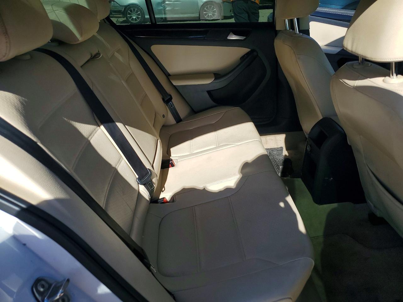 2016 VOLKSWAGEN JETTA SEL photo 10