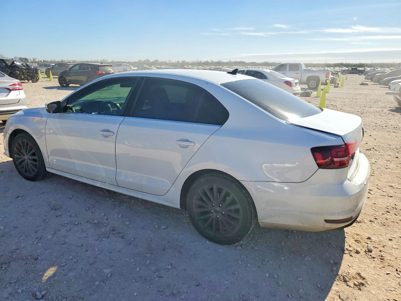 2016 VOLKSWAGEN JETTA SEL photo 2