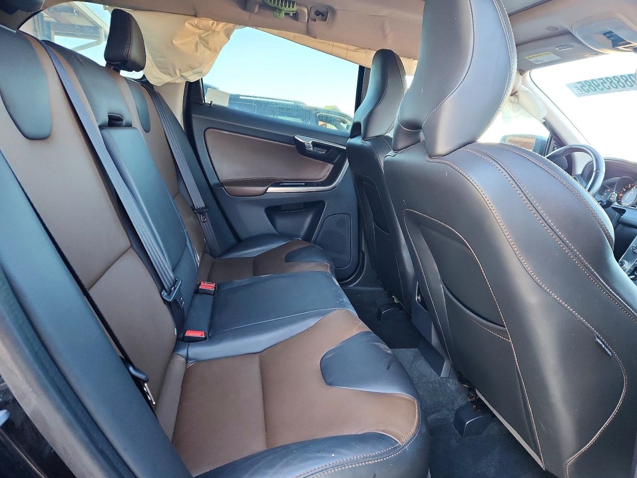 2017 VOLVO XC60 T5 DYNAMIC photo 11