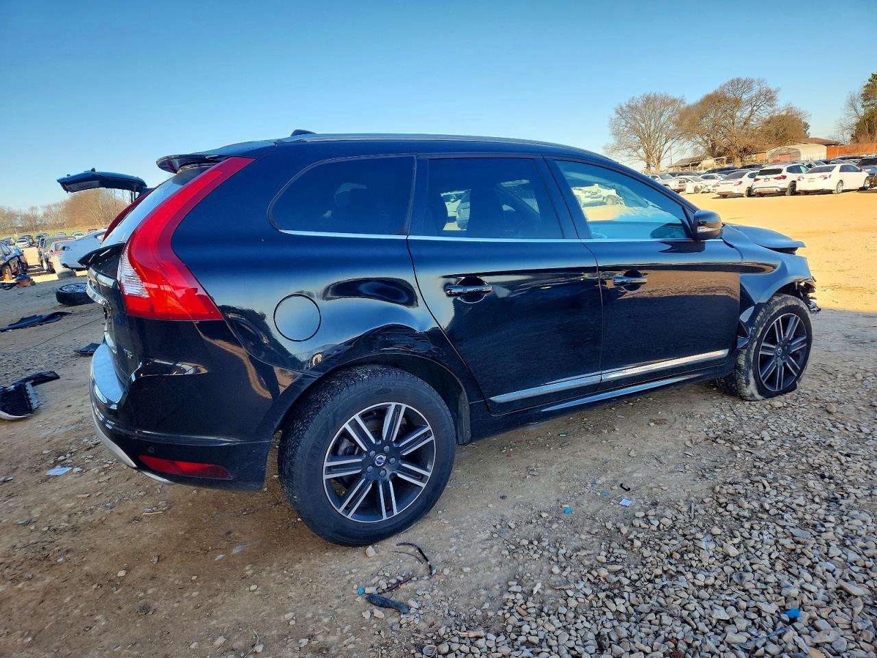 2017 VOLVO XC60 T5 DYNAMIC photo 3