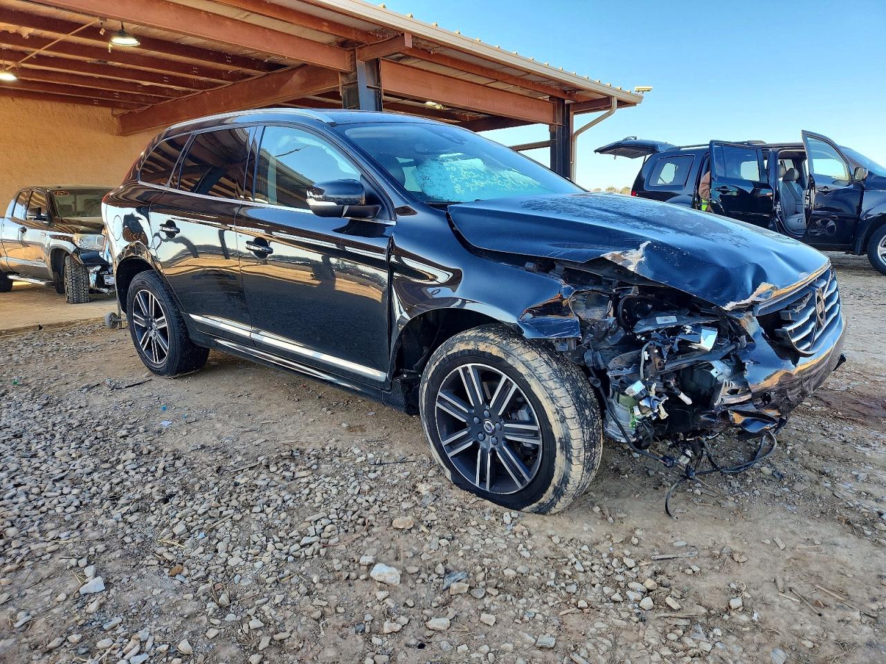 2017 VOLVO XC60 T5 DYNAMIC photo 4