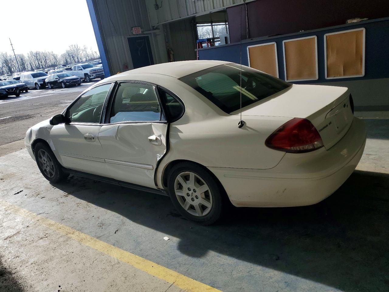 2007 FORD TAURUS SE photo 2