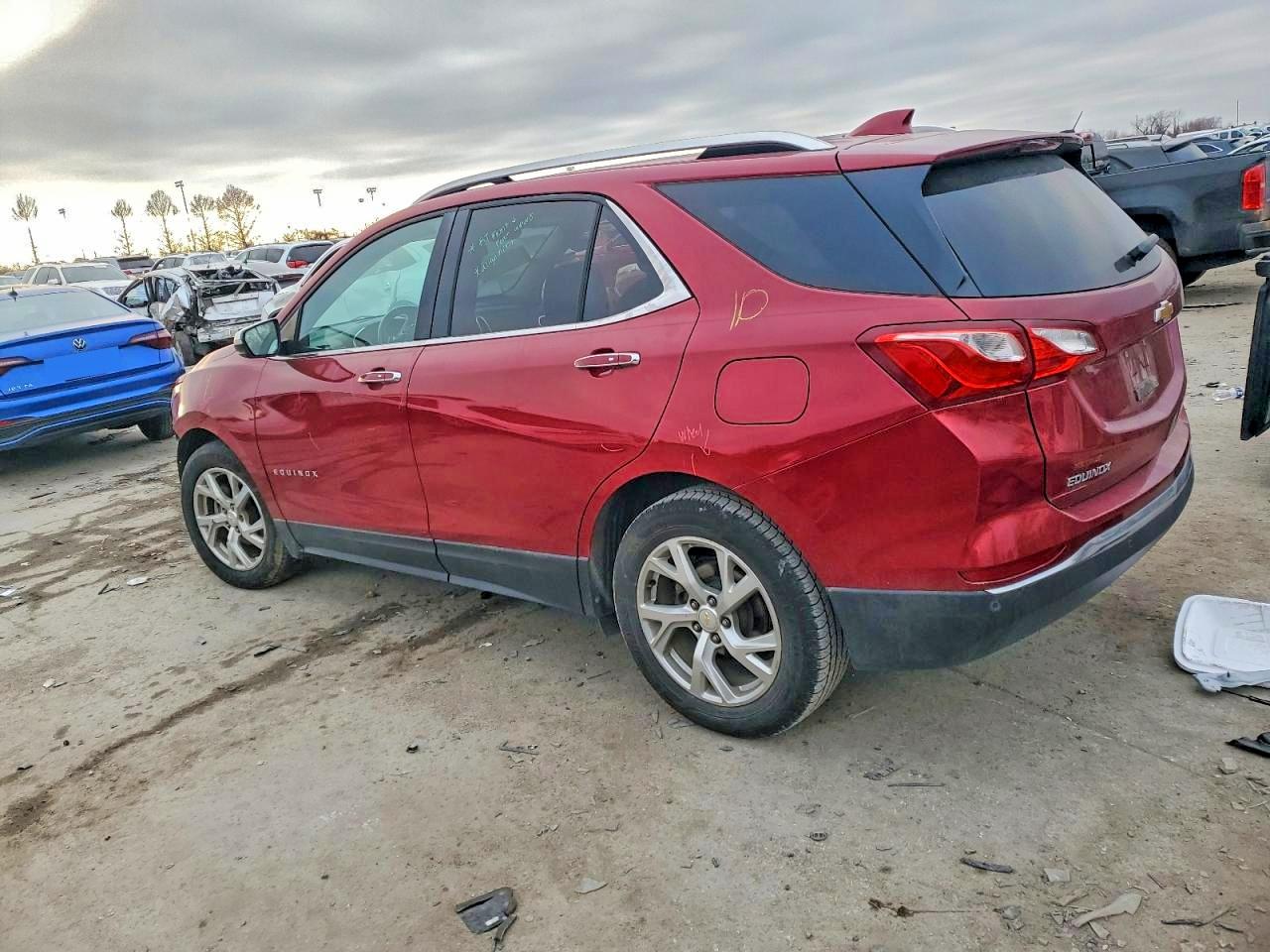 2018 CHEVROLET EQUINOX PREMIER photo 2