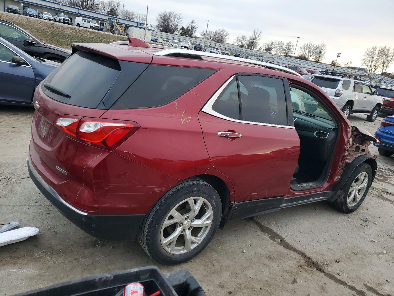 2018 CHEVROLET EQUINOX PREMIER photo 3