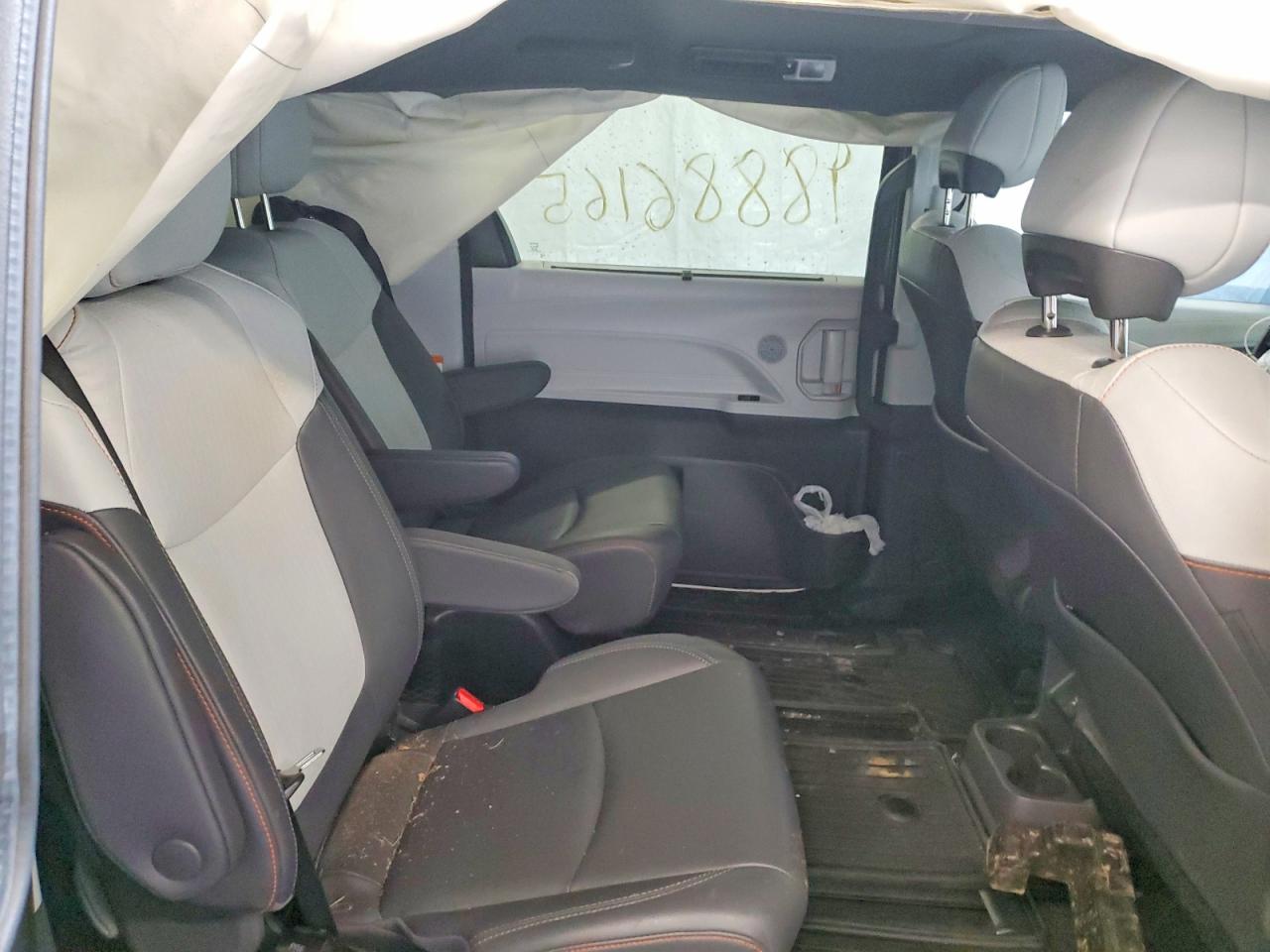 2022 TOYOTA SIENNA XSE photo 11