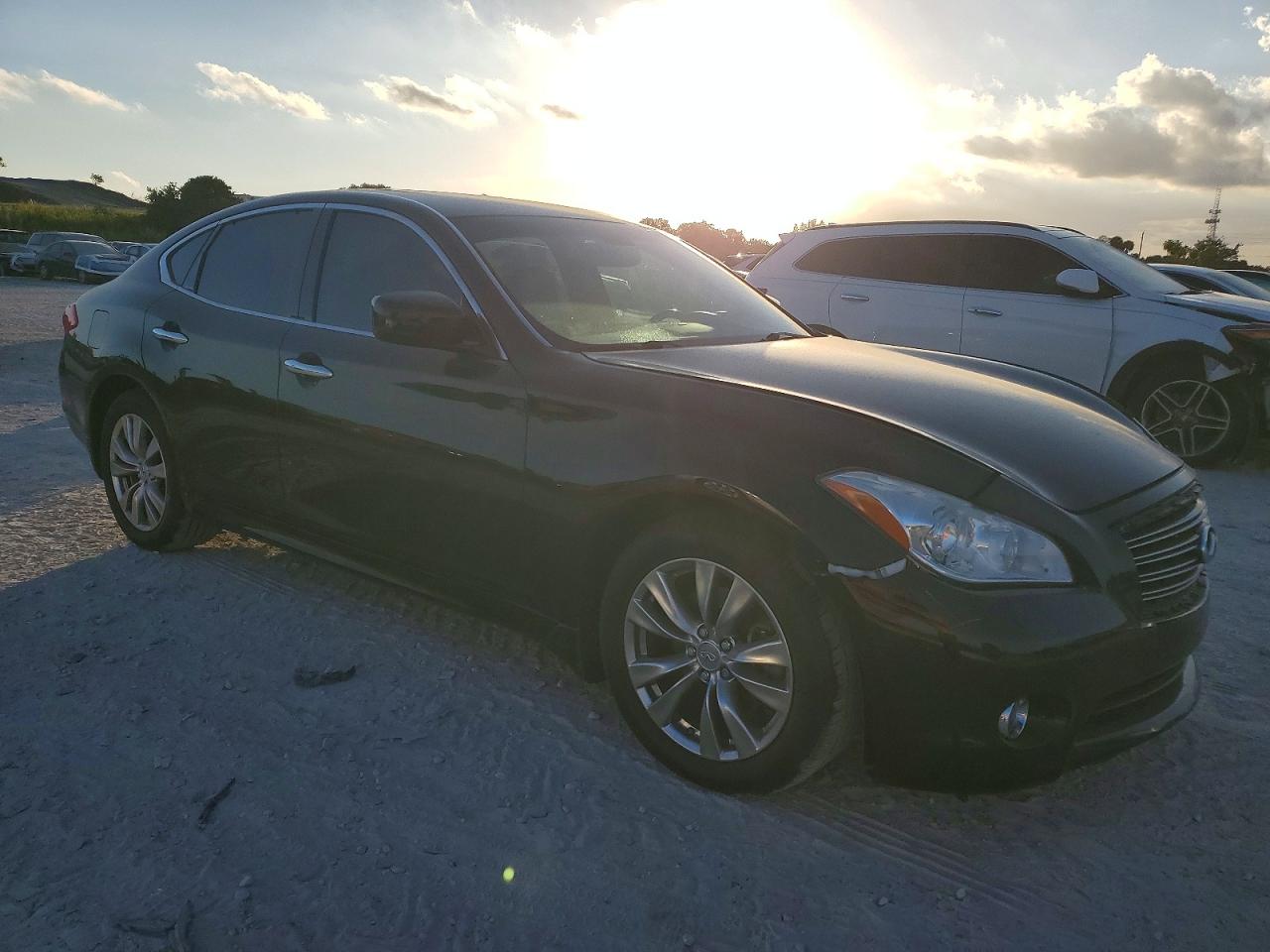 2013 INFINITI M37 photo 7