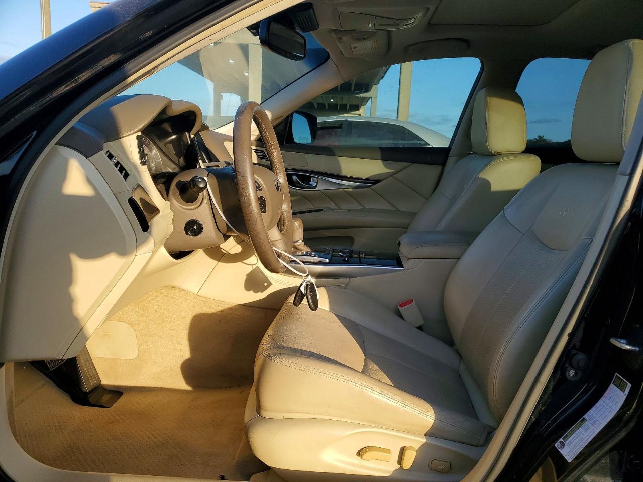 2013 INFINITI M37 photo 13