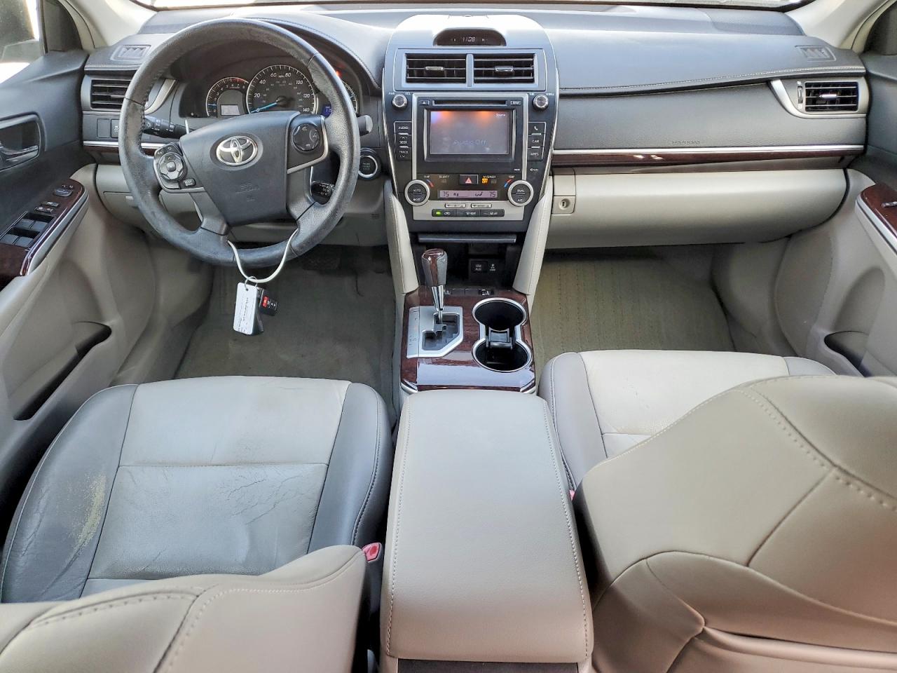 2013 TOYOTA CAMRY SE photo 8