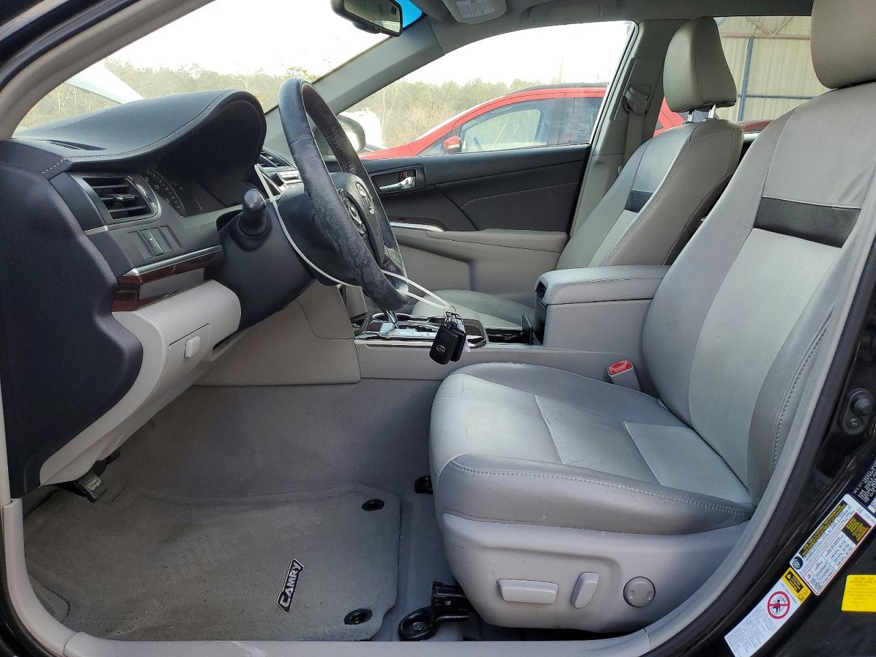 2013 TOYOTA CAMRY SE photo 7