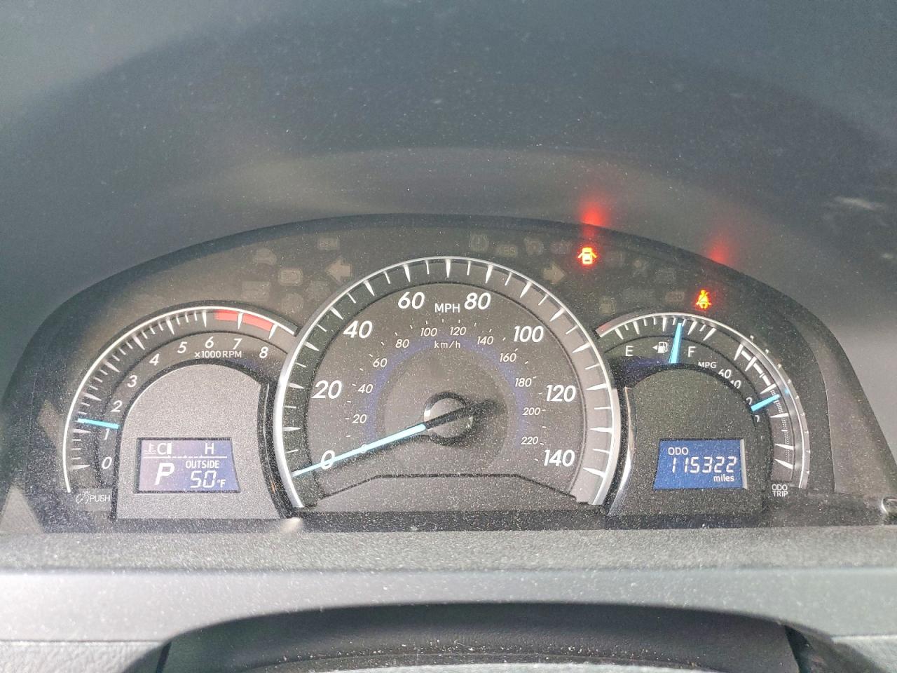 2013 TOYOTA CAMRY SE photo 9
