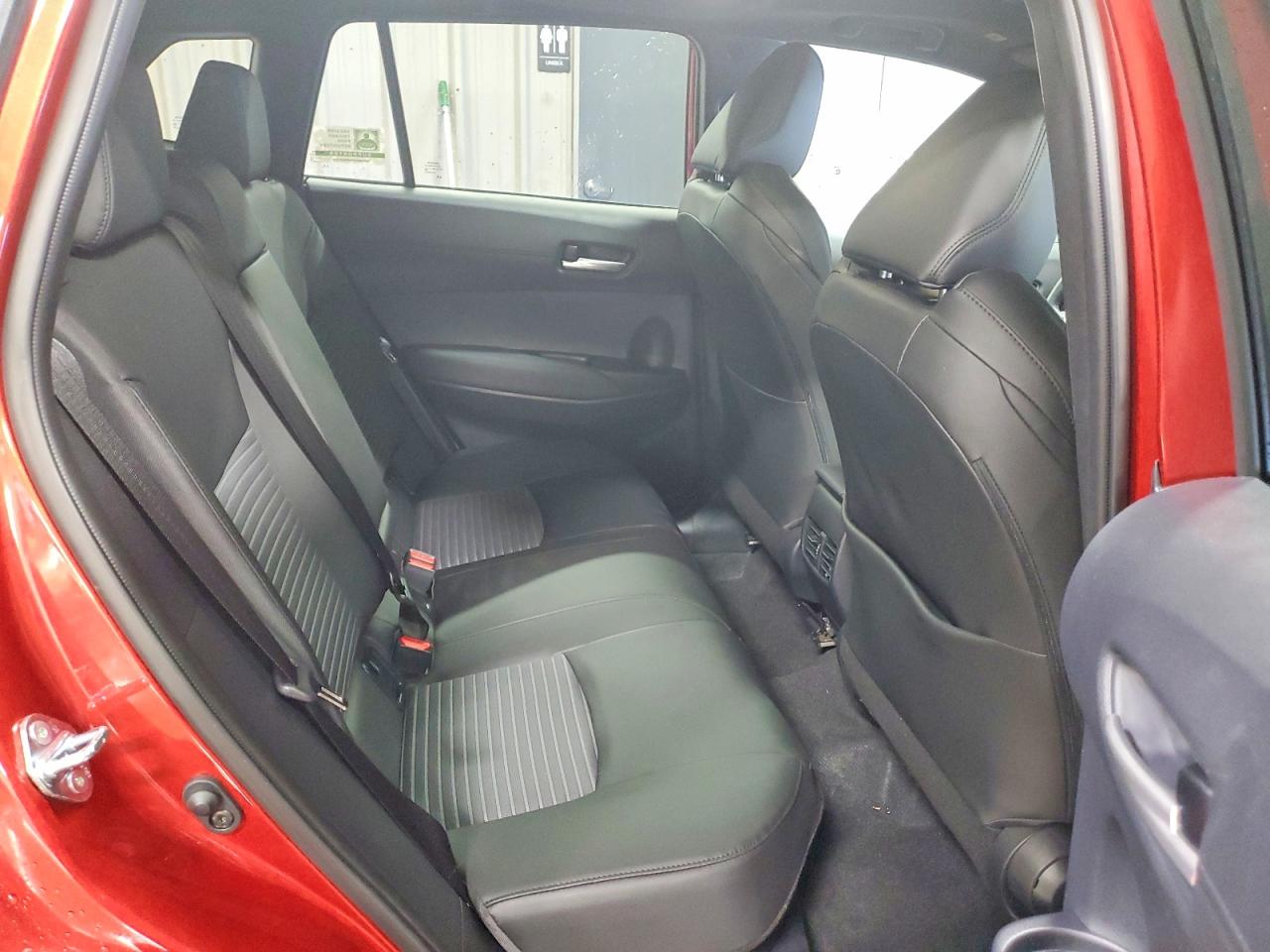 2025 TOYOTA COROLLA CROSS SE photo 10