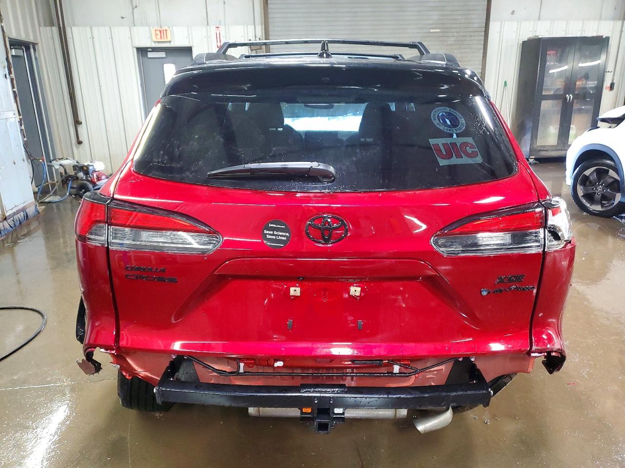2025 TOYOTA COROLLA CROSS SE photo 6