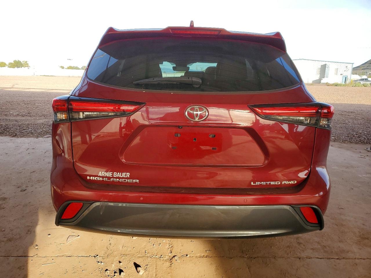 2021 TOYOTA HIGHLANDER LIMITED photo 6