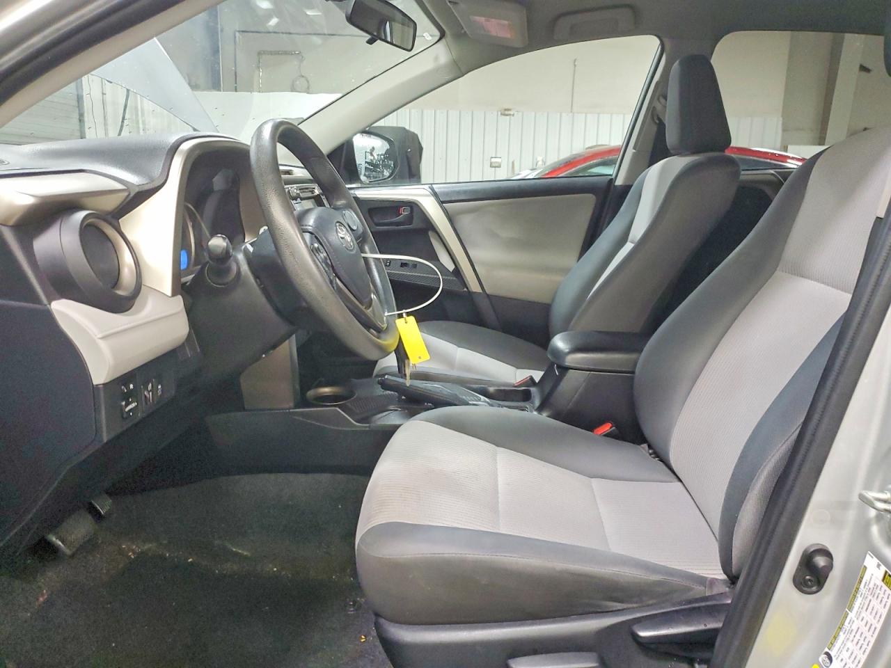 2014 TOYOTA RAV4 LE photo 7