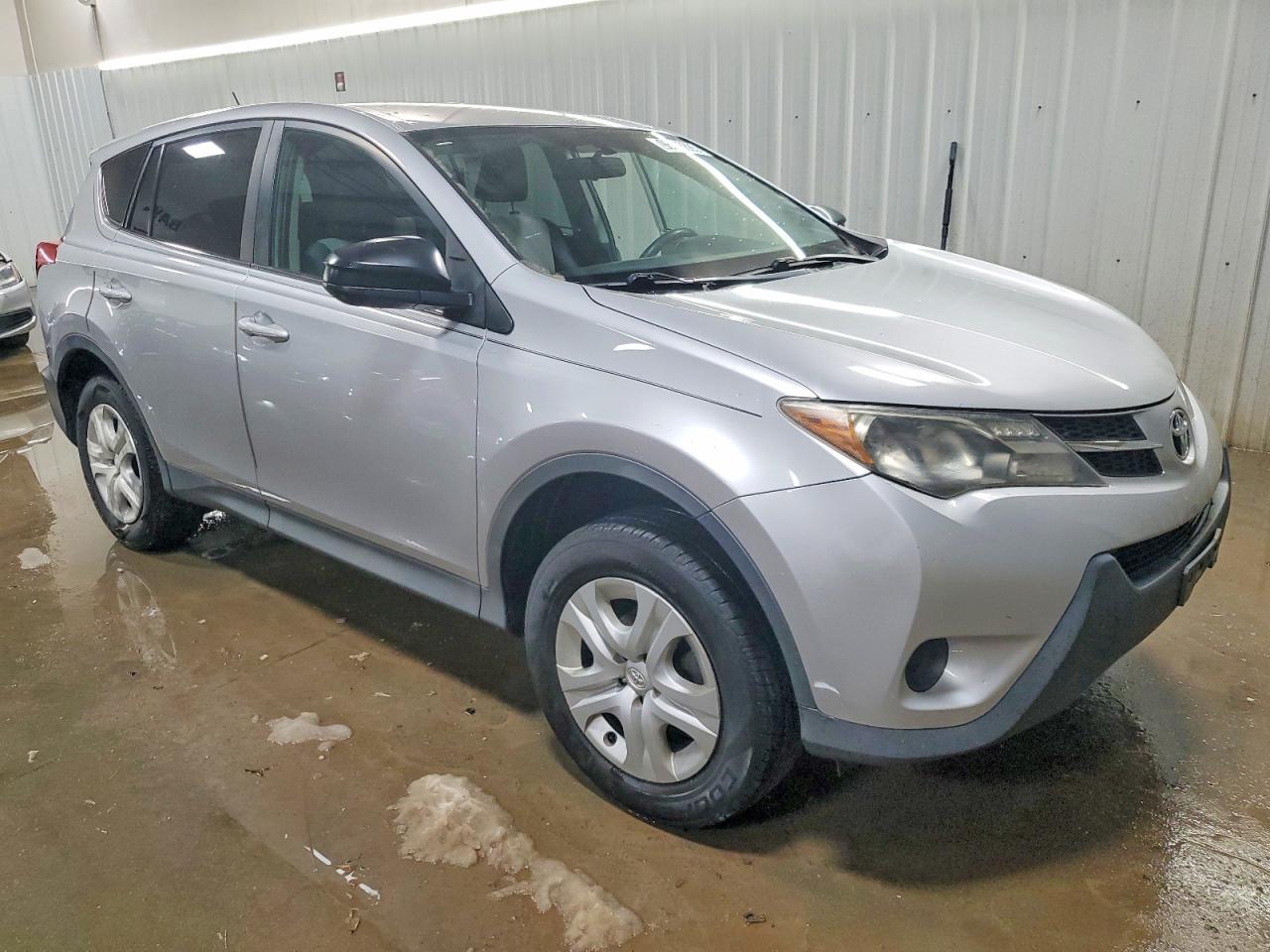 2014 TOYOTA RAV4 LE photo 4