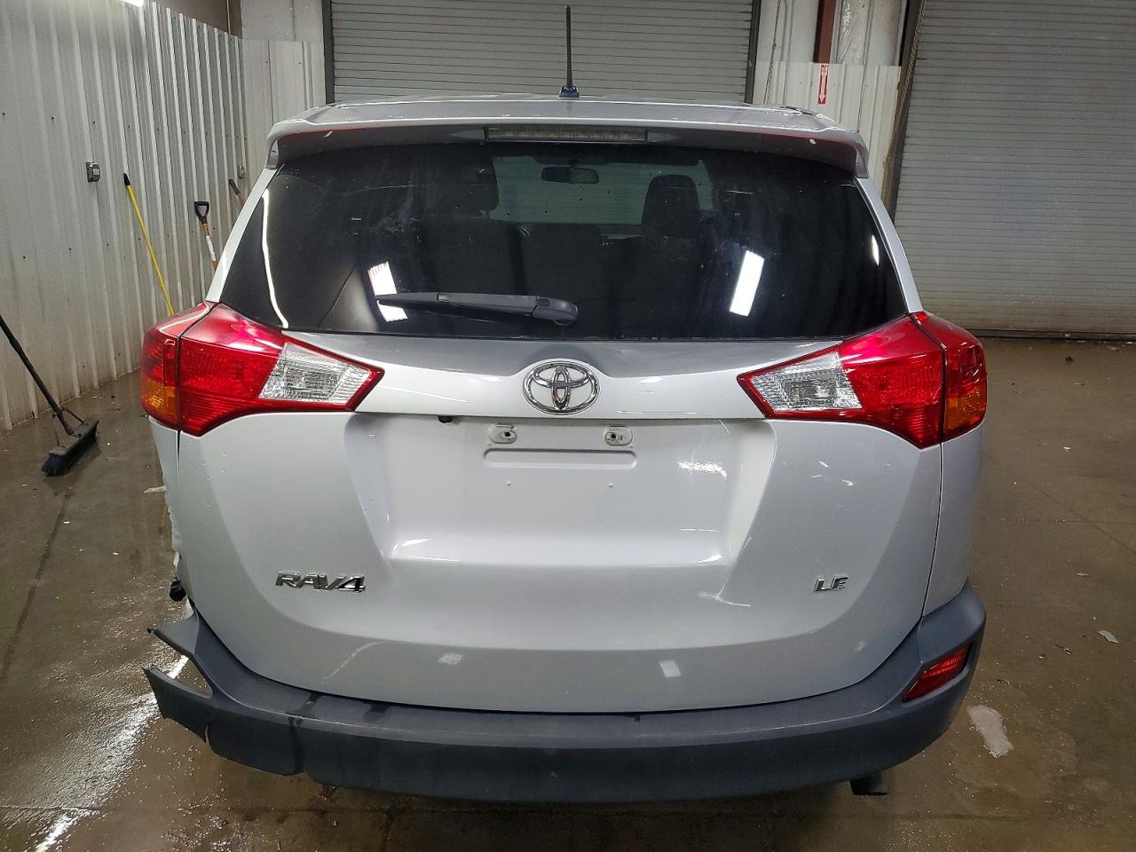 2014 TOYOTA RAV4 LE photo 6