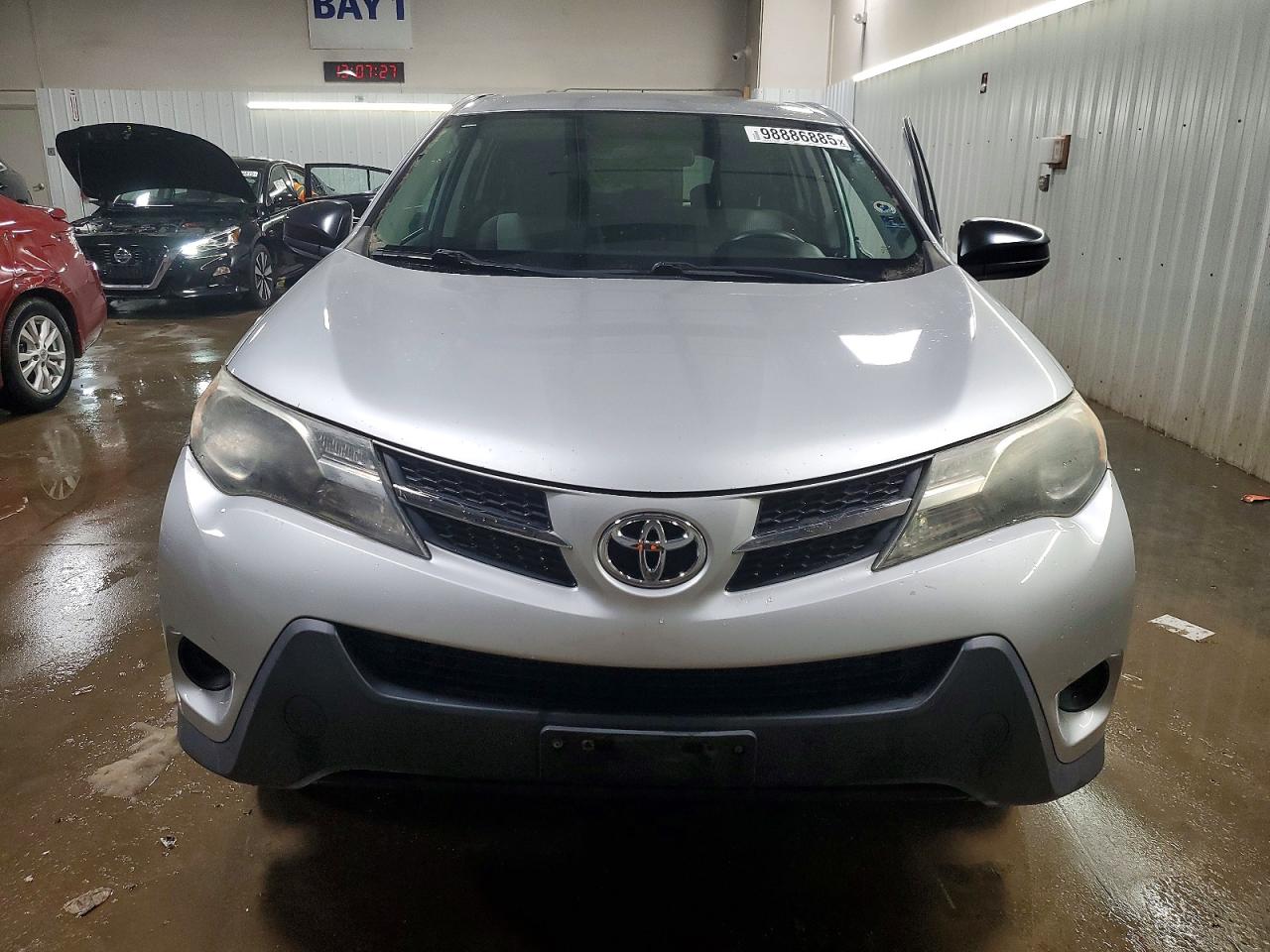 2014 TOYOTA RAV4 LE photo 5