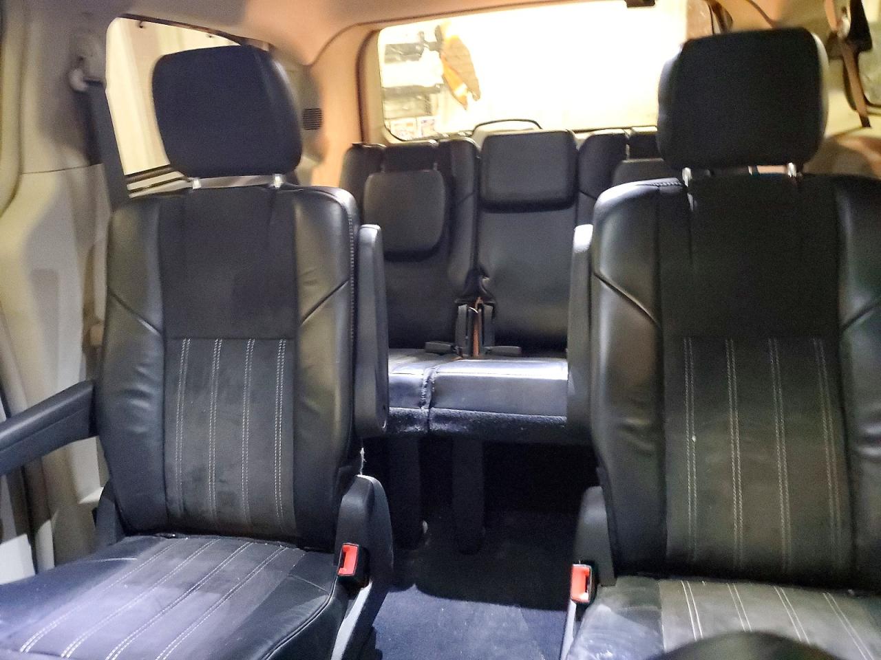 2015 CHRYSLER TOWN & COUNTRY LIMITED photo 10