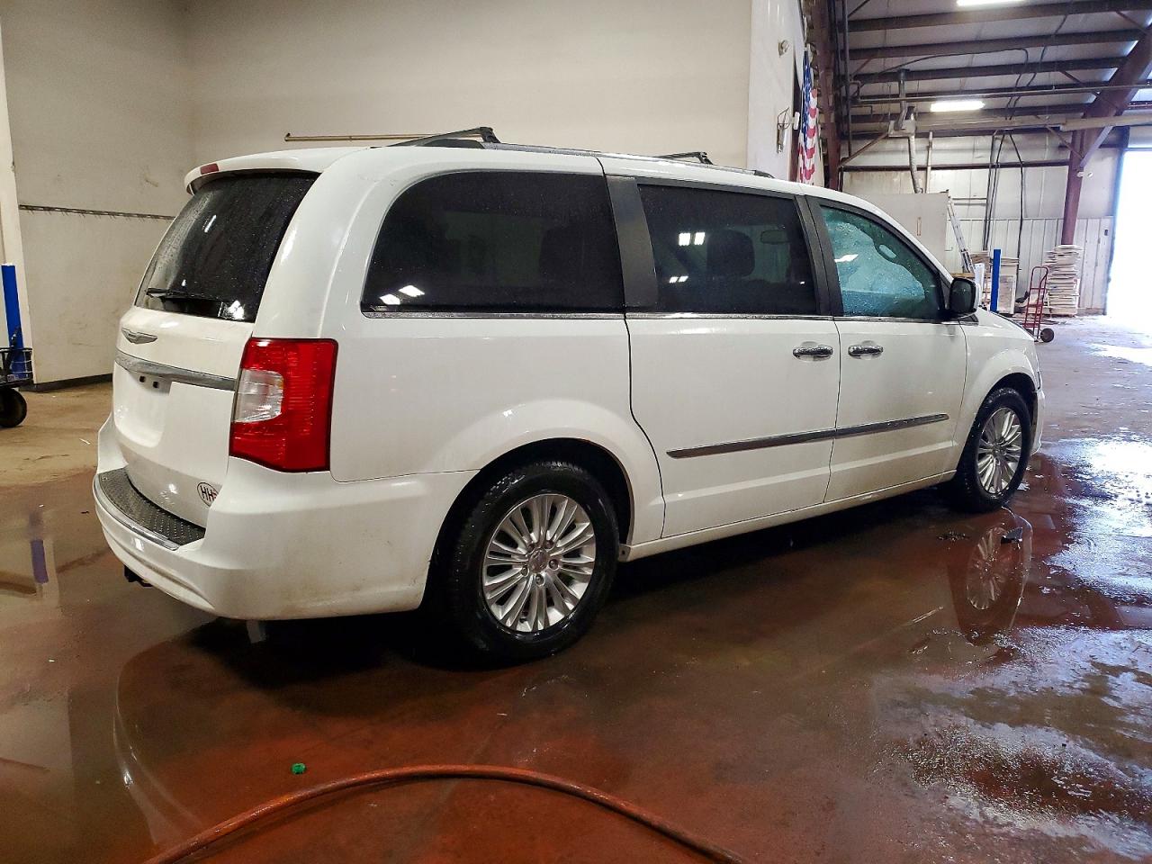 2015 CHRYSLER TOWN & COUNTRY LIMITED photo 3