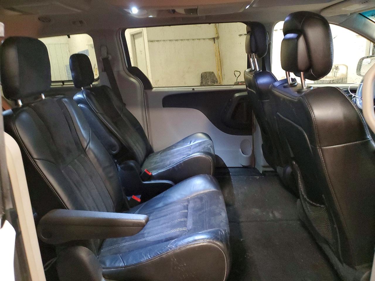 2015 CHRYSLER TOWN & COUNTRY LIMITED photo 11