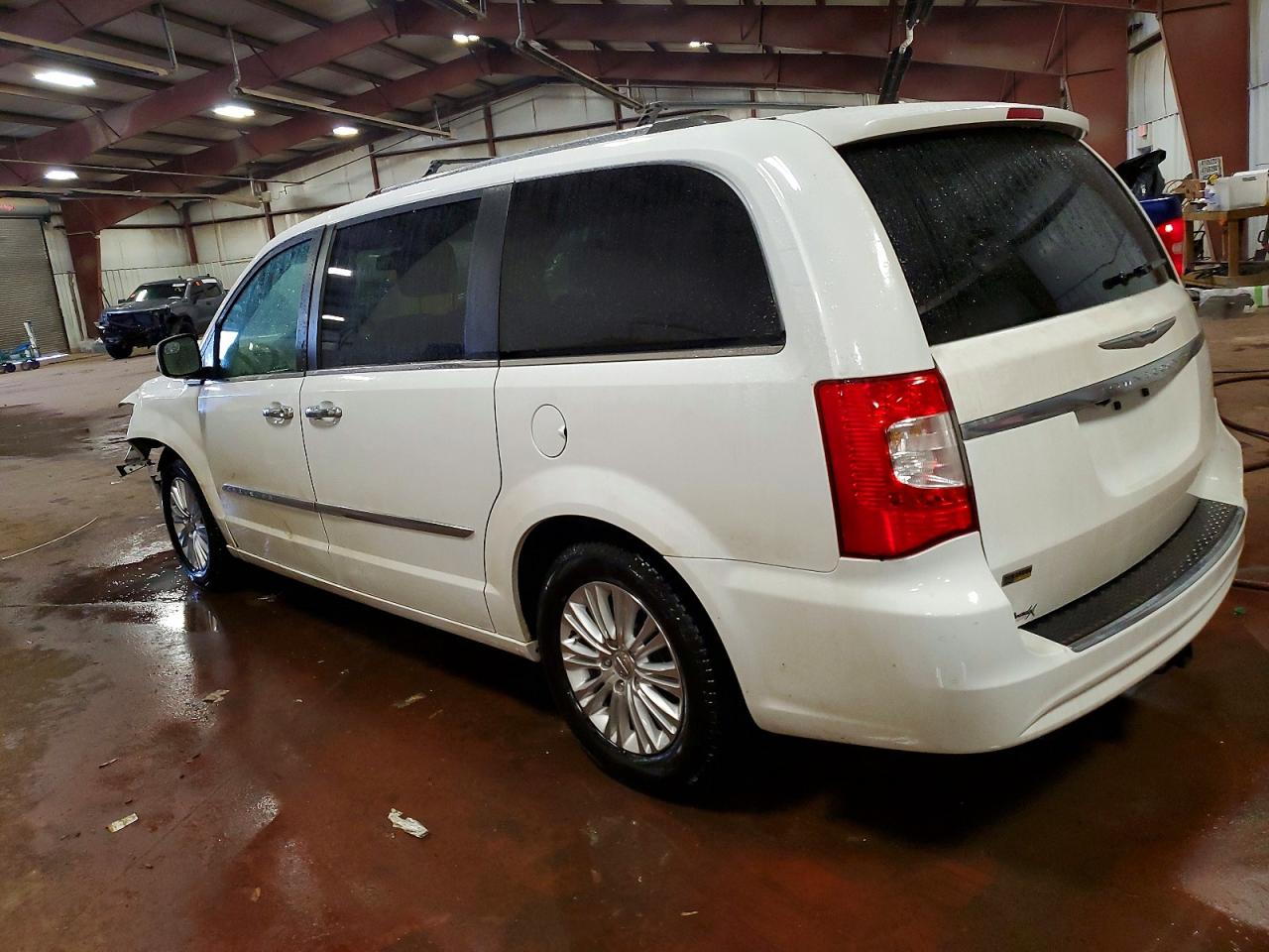 2015 CHRYSLER TOWN & COUNTRY LIMITED photo 2