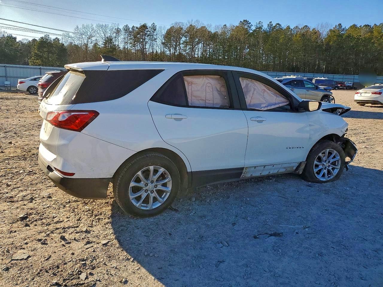 2020 CHEVROLET EQUINOX LS photo 3