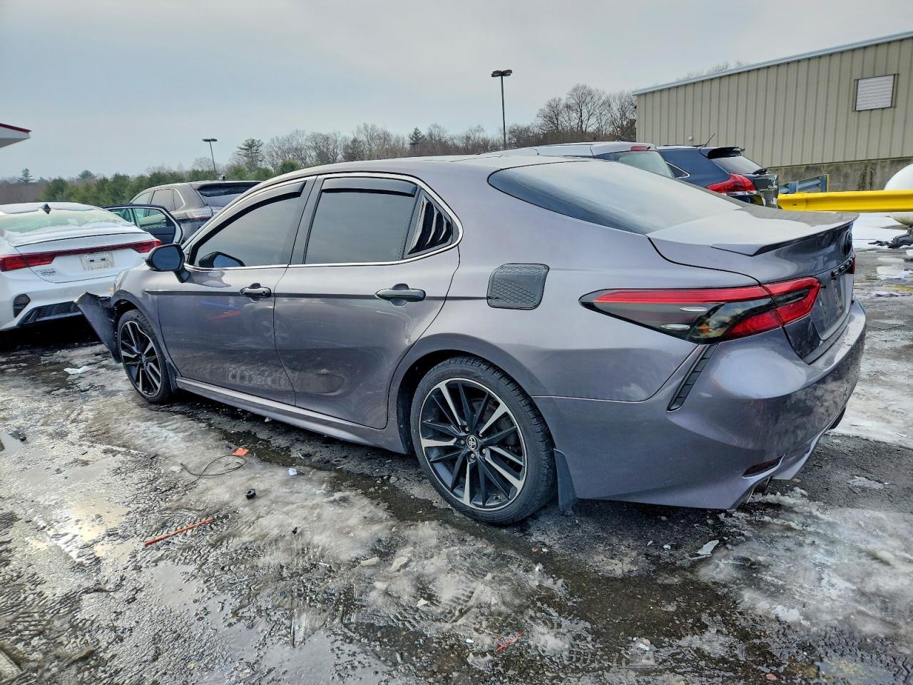 2018 TOYOTA CAMRY XSE photo 3