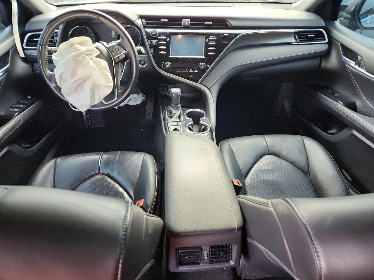 2018 TOYOTA CAMRY XSE photo 15