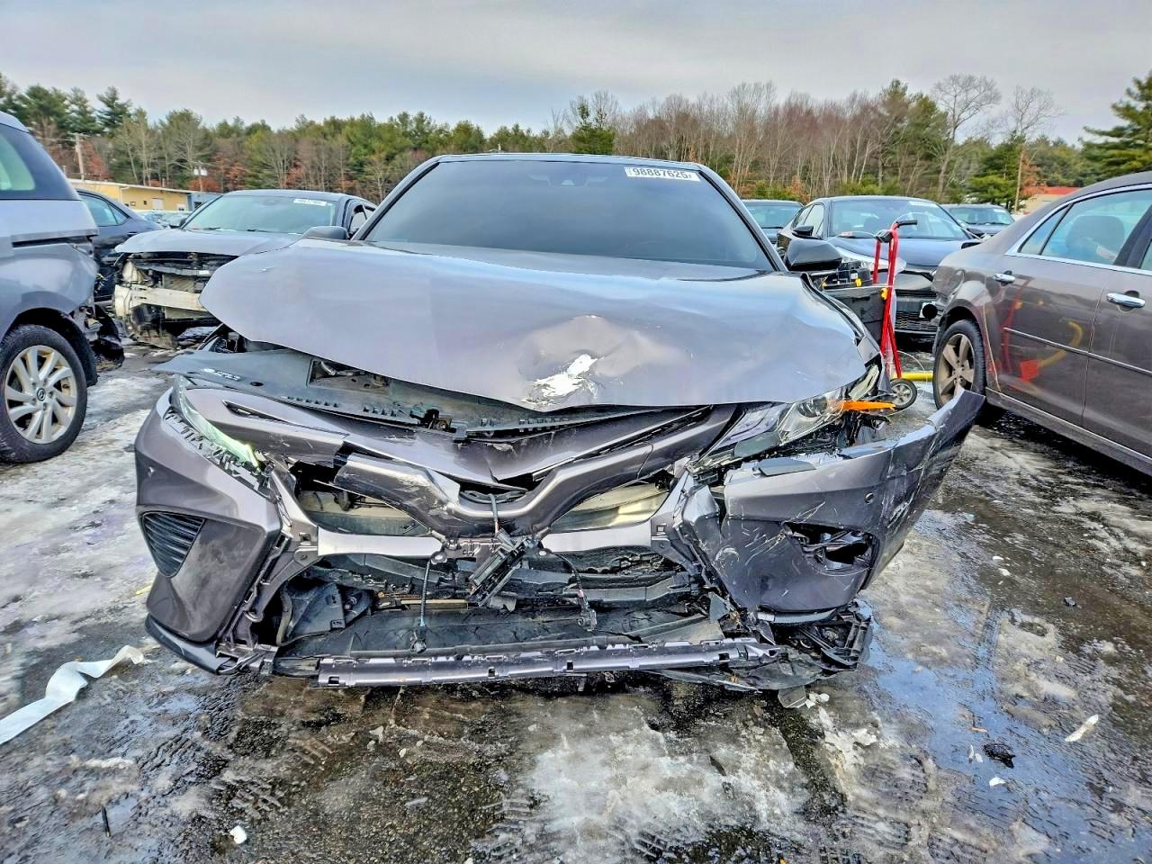 2018 TOYOTA CAMRY XSE photo 9