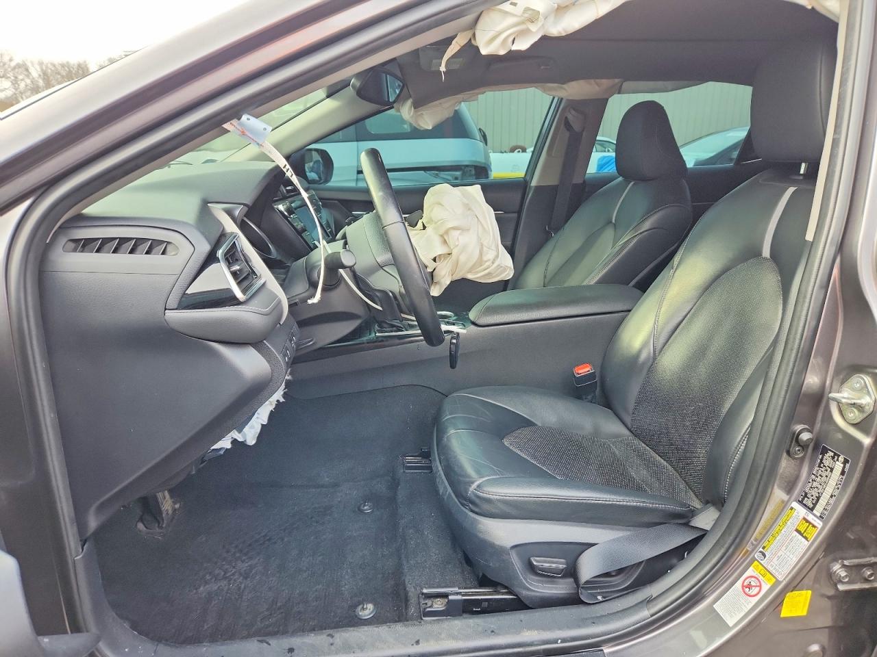 2018 TOYOTA CAMRY XSE photo 13