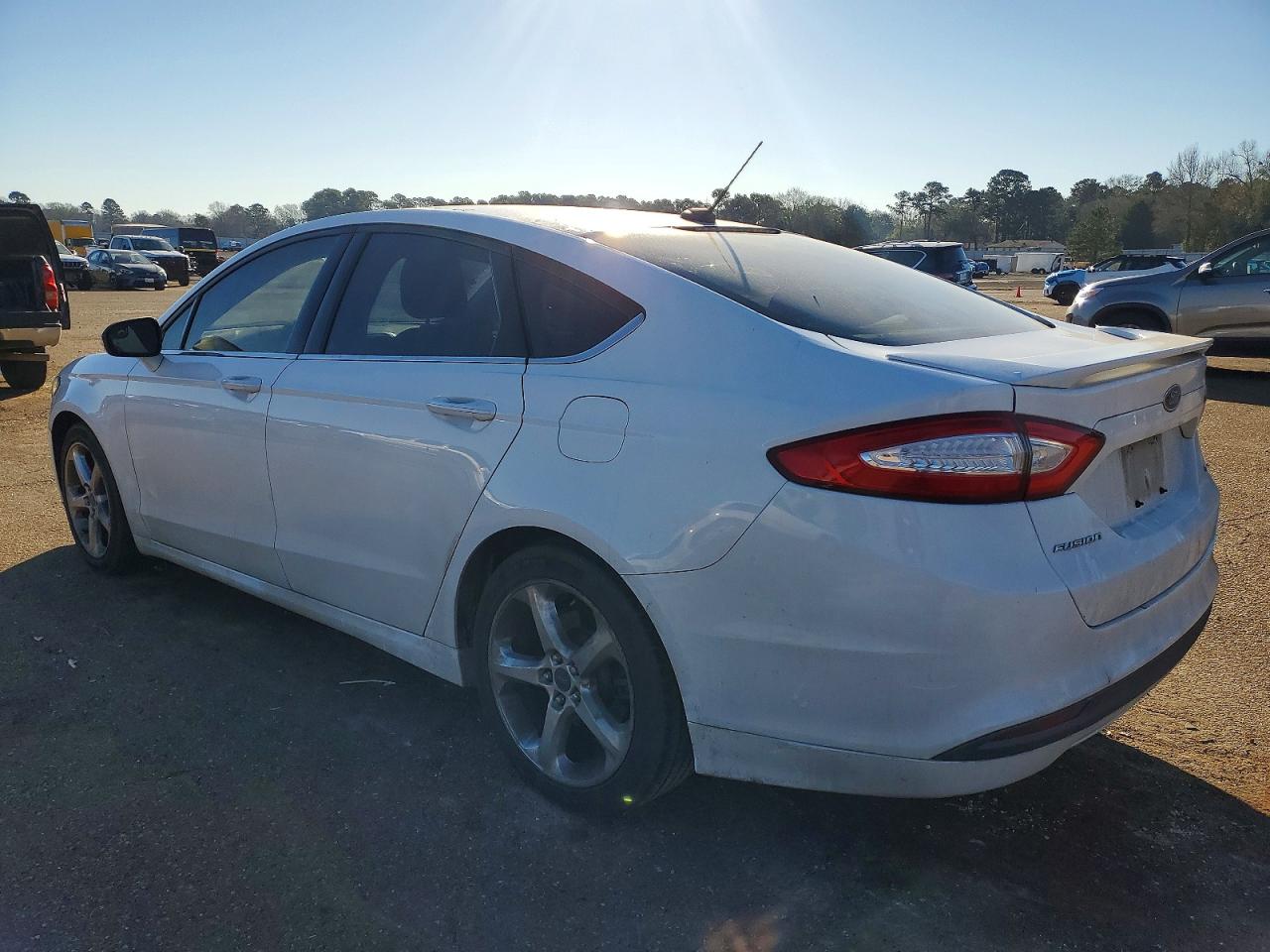 2014 FORD FUSION SE photo 2